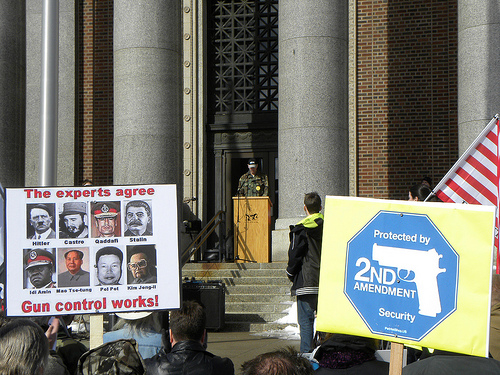 tea_party_gun_rally_2.jpg