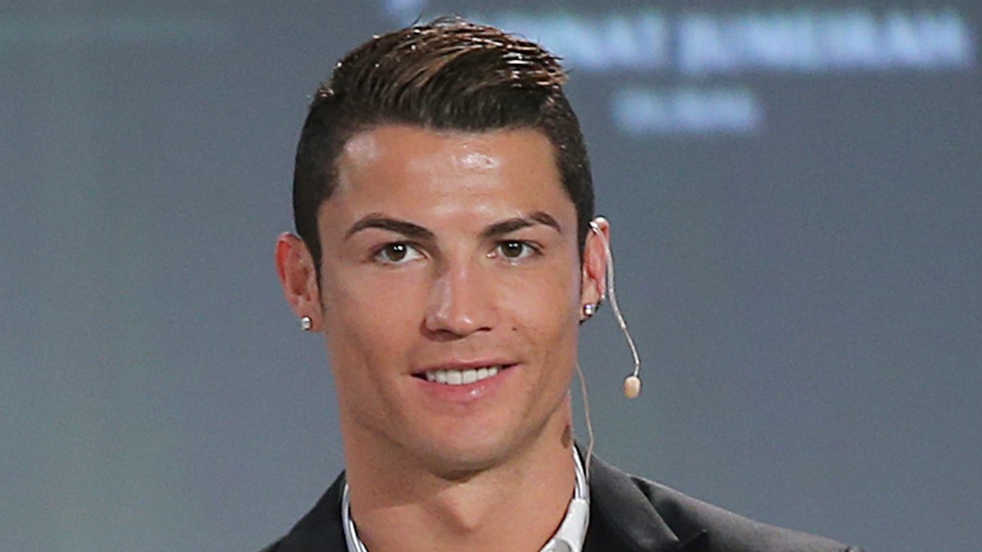 hot Cristiano-Ronaldo-2014-Hairstyle-Wallpaper-HD