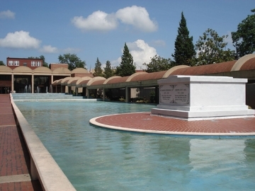 kingcenter-_helen_pratt_via_flikr