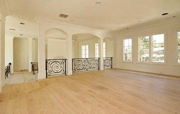 26be532300000578-2999320-image-m-61_1426617214269