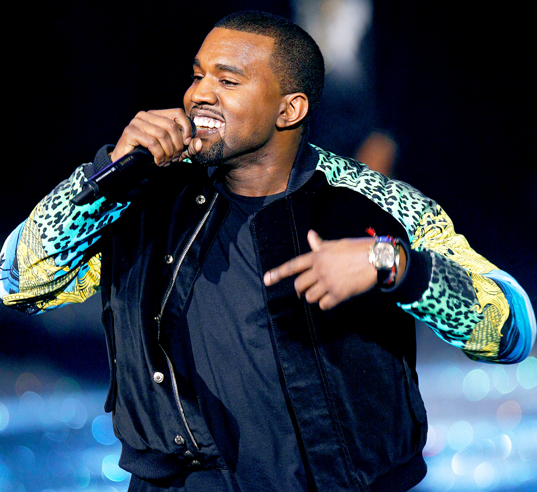1392422856_133516983_kanye-west-zoom