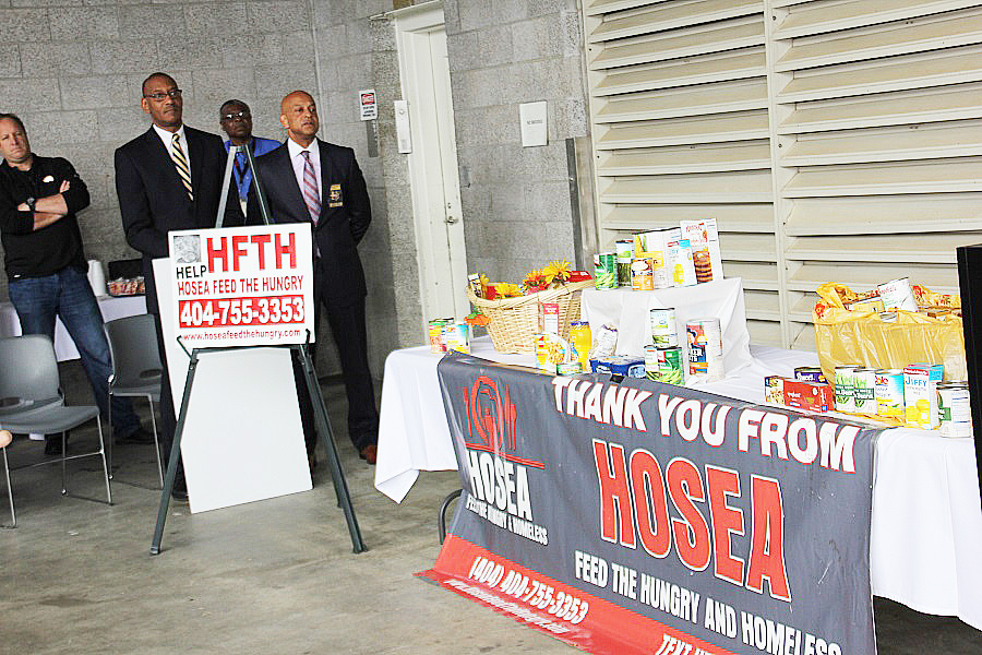 Hosea Feed the Hungry gets more than 1,000 turkeys and hams for