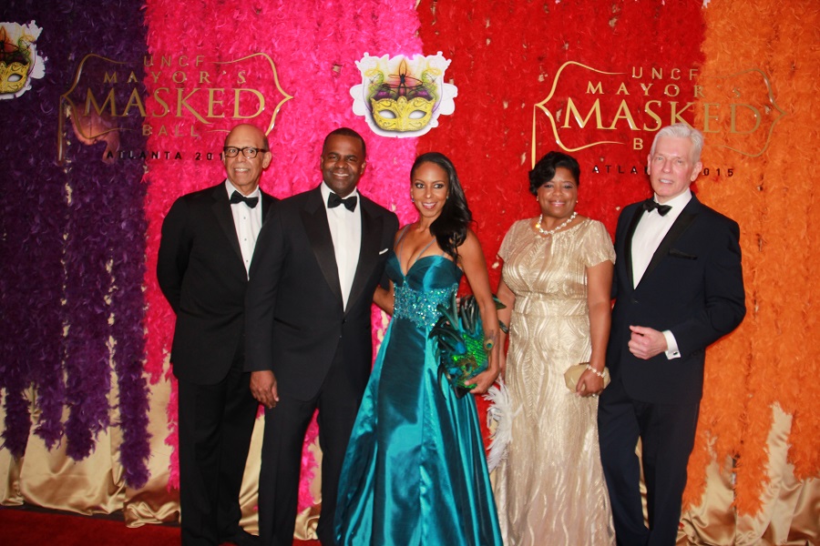 Dr. Michael Lomax, CEO and president of the UNCF, far left, and Atlanta Mayor Kasim Reed, 2nd to left. 