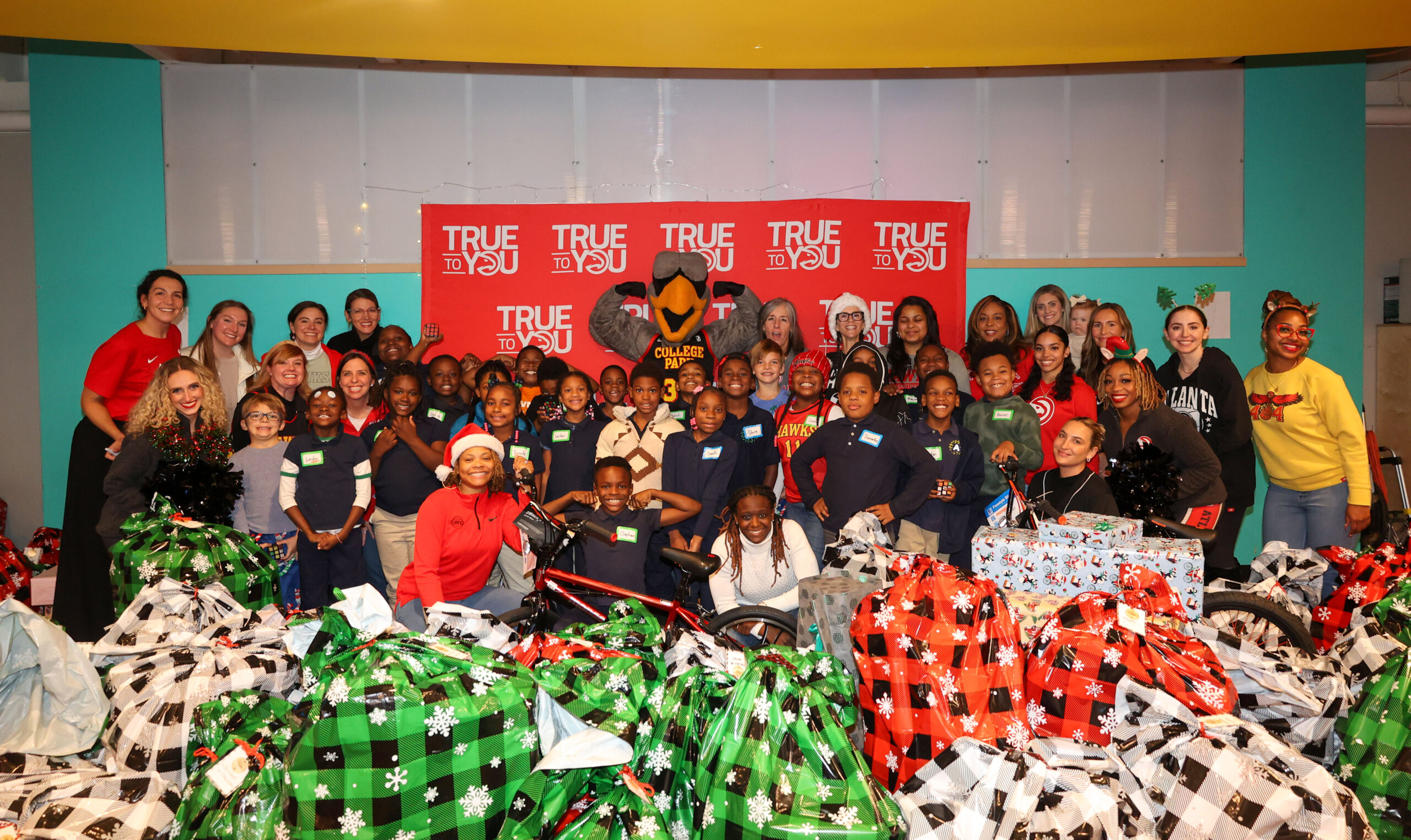 Atlanta Hawks Bring Holiday Joy To Students And Teachers At The Boyce L