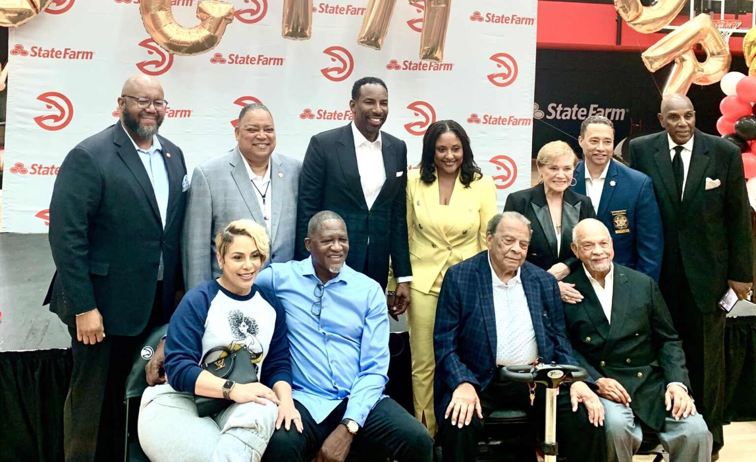 Mayor Andre Dickens, Andrew Young, Dominique Wilkins Unveil Refurbished ...