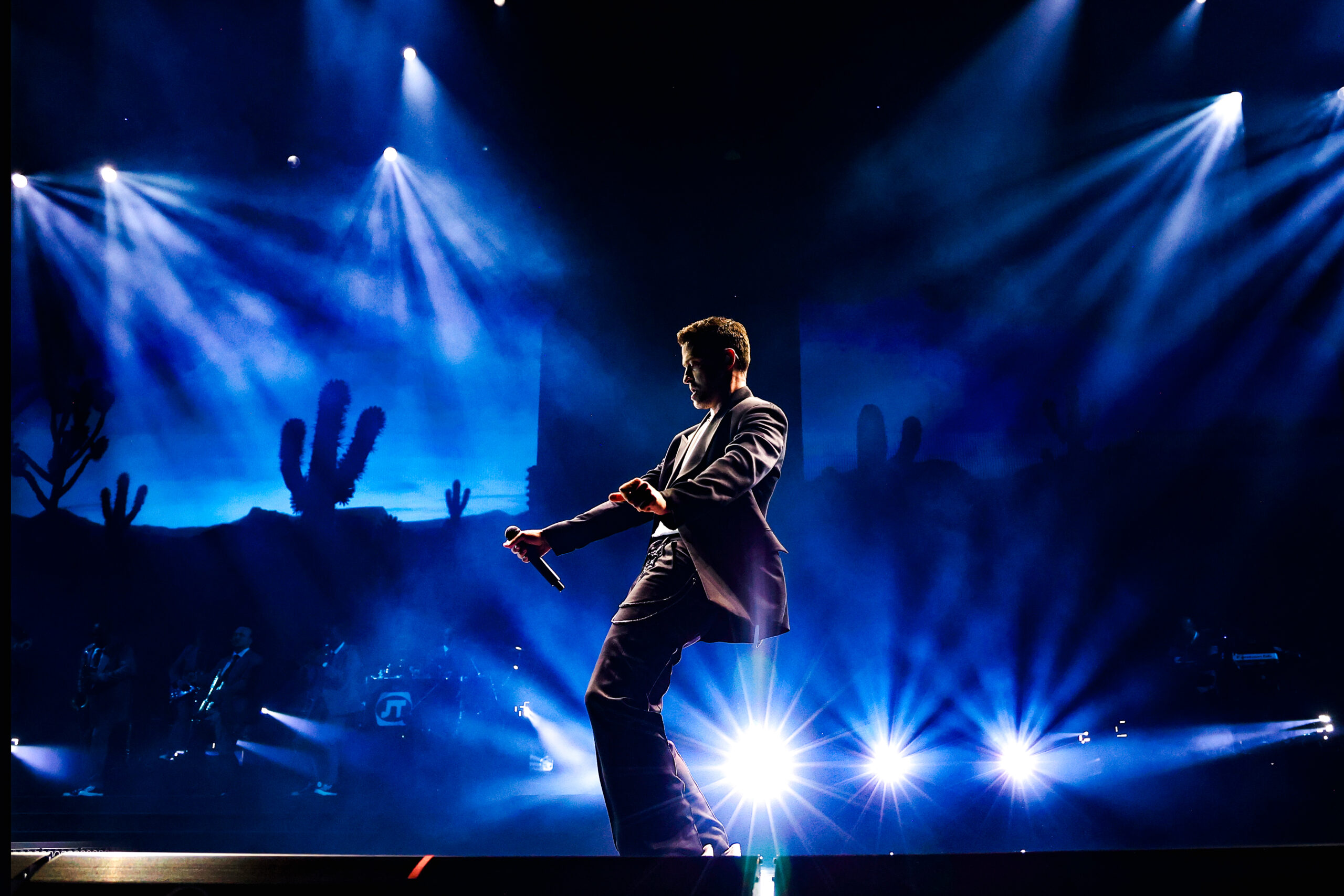 Justin Timberlake Lights Up Atlanta With 'The Forget Tomorrow World ...